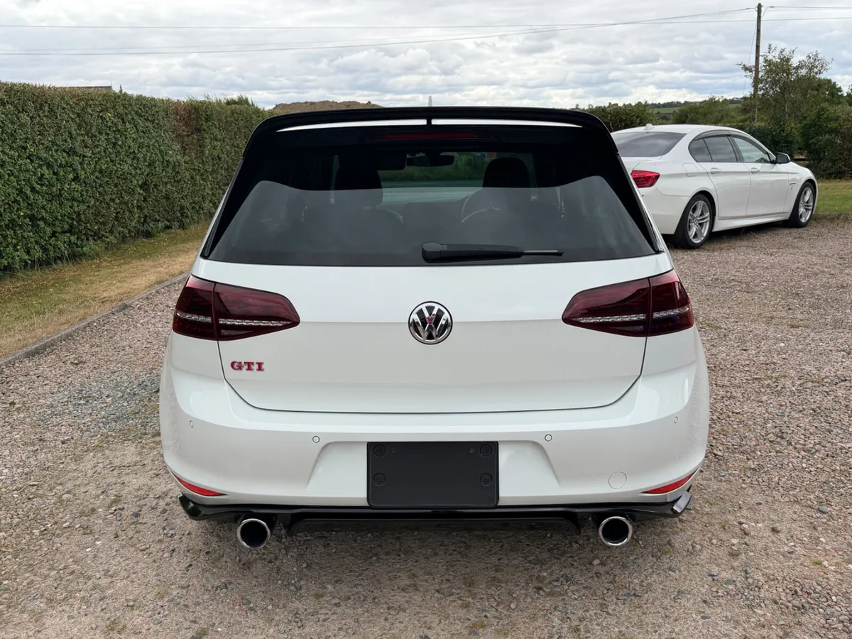 162 Volkswagen Golf GTI Clubsport Street Edition - Image 5