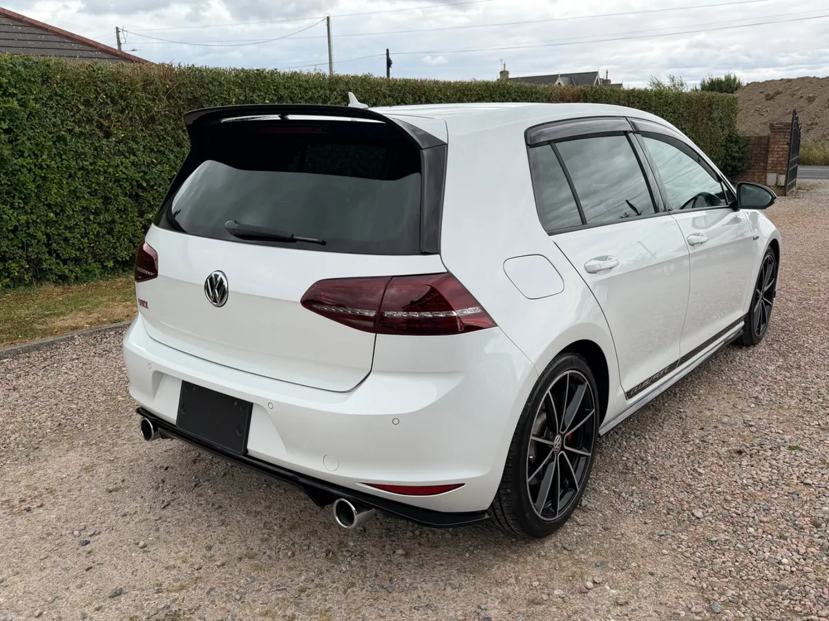 162 Volkswagen Golf GTI Clubsport Street Edition - Image 4