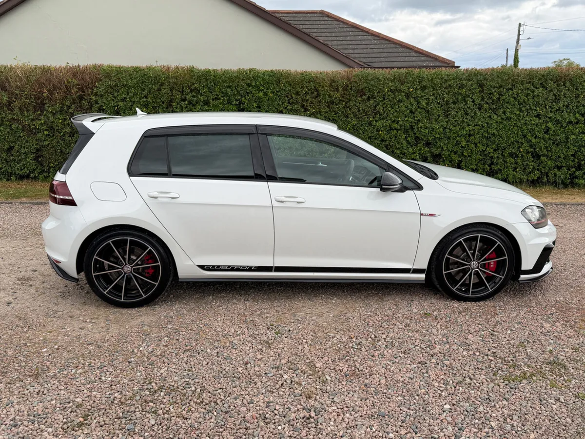 162 Volkswagen Golf GTI Clubsport Street Edition - Image 3