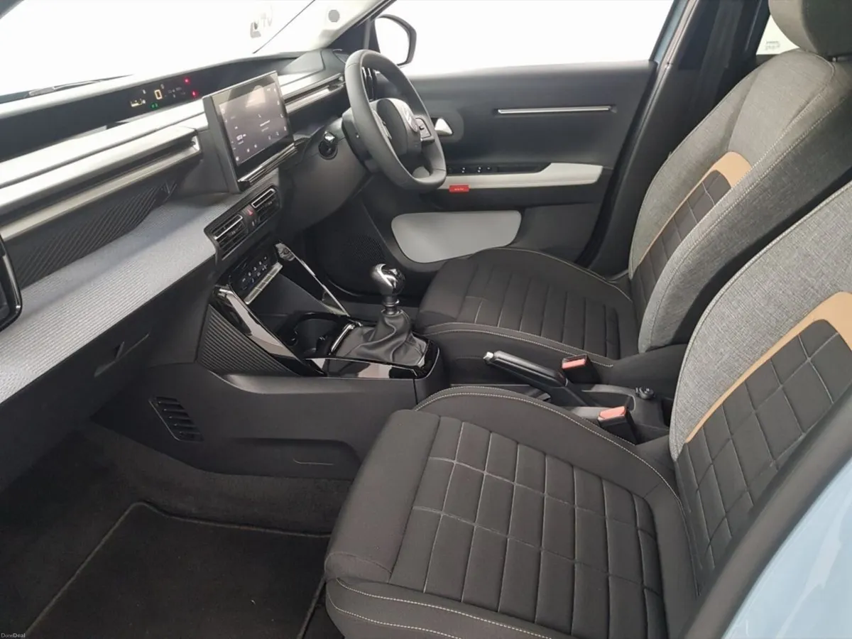 Citroen C3 Aircross 1.2L Turbo petrol 100 6MT 7 se - Image 4