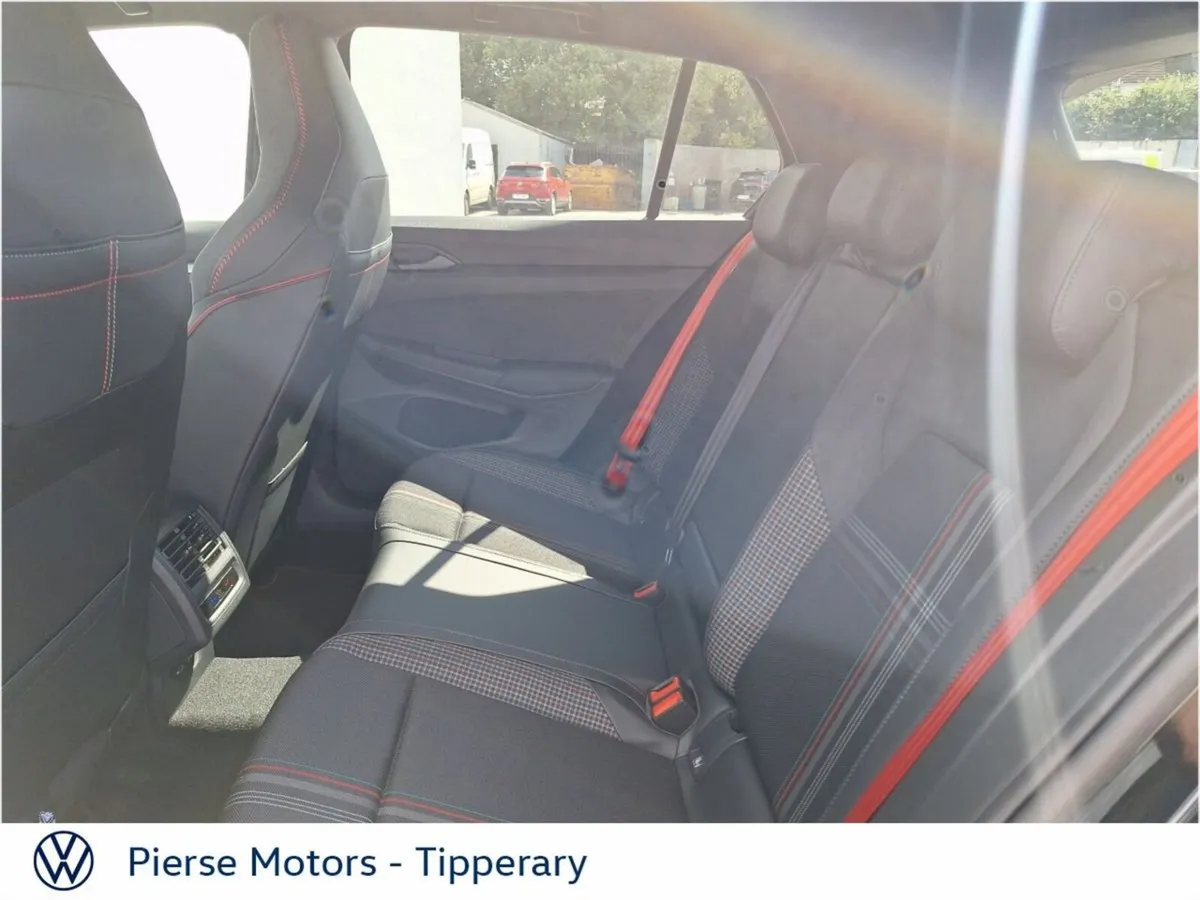 Volkswagen Golf GOLF GTI 2.0 TSI 265HP - Image 6