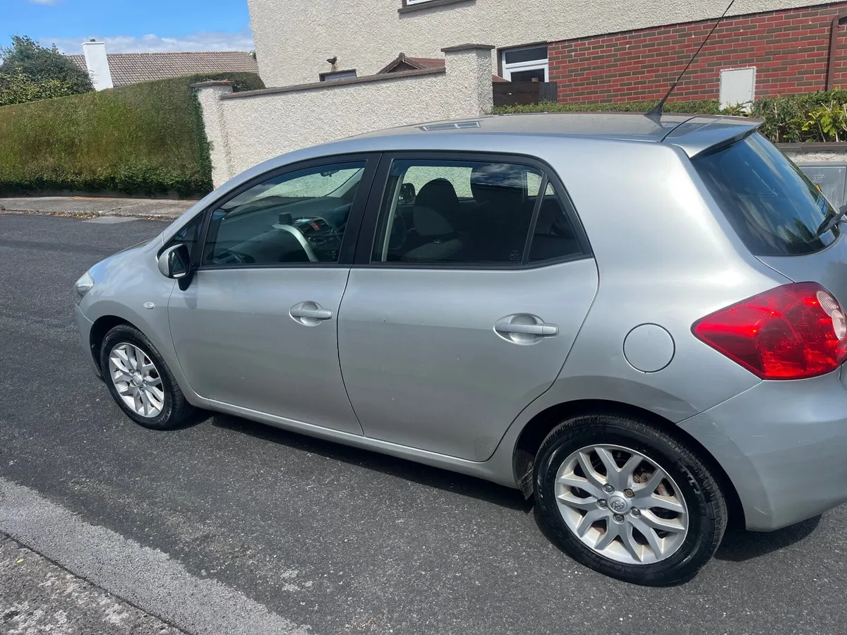 Toyota Auris 2009 - Image 4