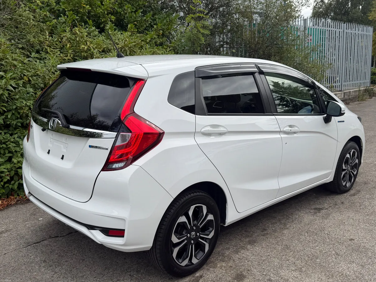 Honda Fit 1.5 Hybrid Auto Sport - Image 4