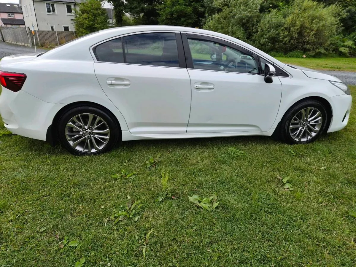 Toyota Avensis 2.0 D4D Business Edition - Image 6