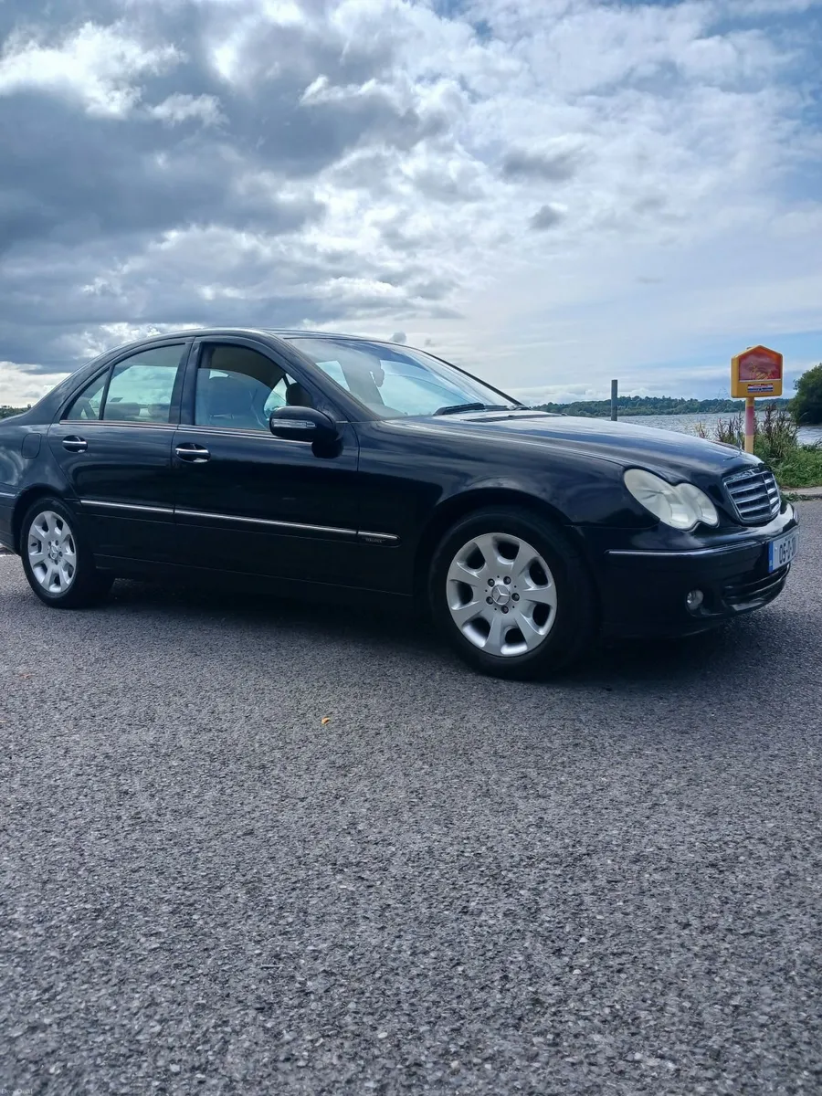 Mercedes-Benz C-Class 2005 - Image 1