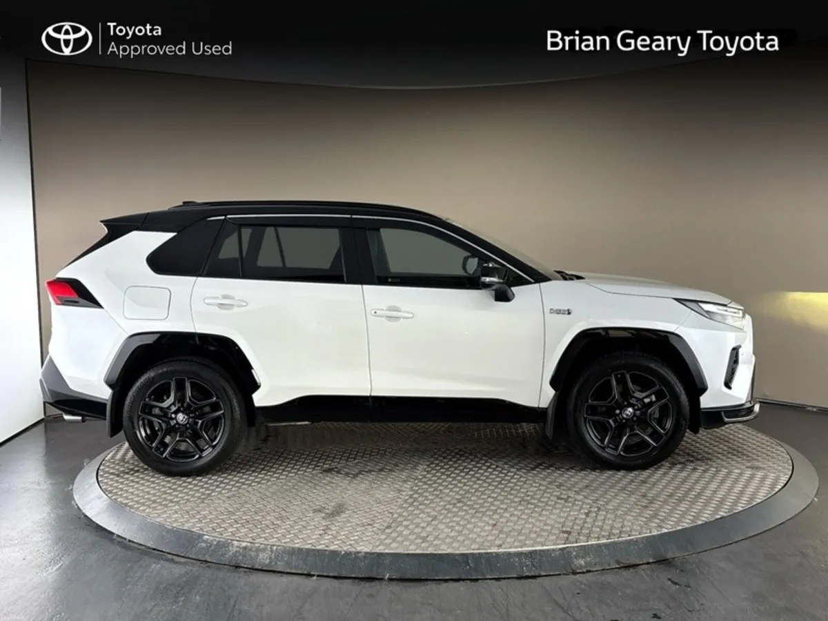 Toyota RAV4 PLUG-IN HYB GR SPORT - Image 3