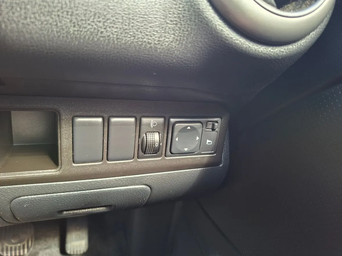 Nissan Note 2008 - Image 4