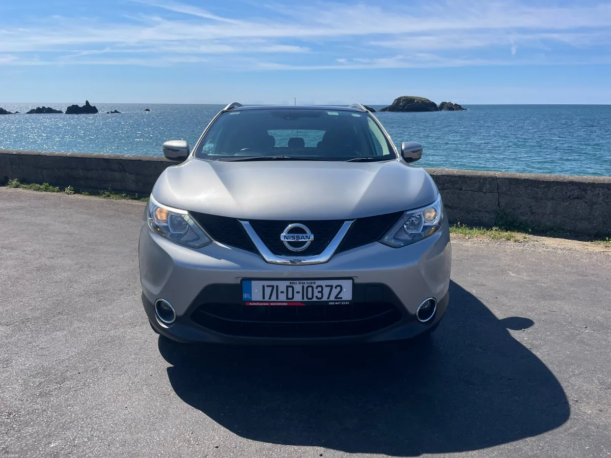 171 Nissan Qashqai 1.5dCi.. Pan Roof.. Very Clean - Image 2
