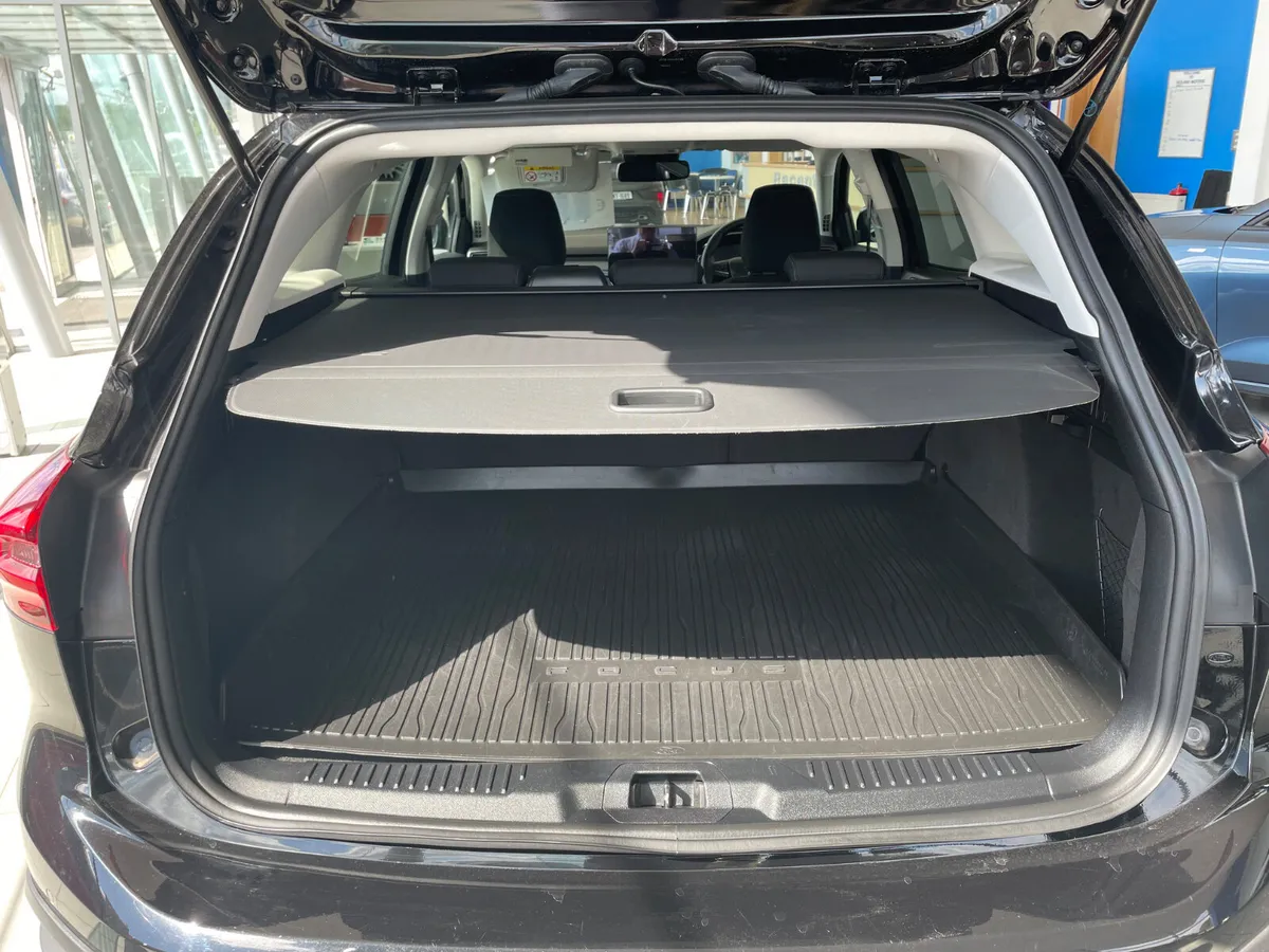 Ford Focus 2023 - Image 6