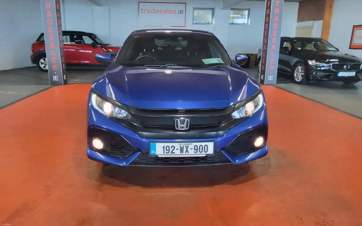 Honda Civic 2019 - Image 2