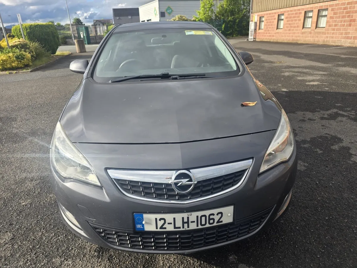 2012 Opel Astra - Image 1