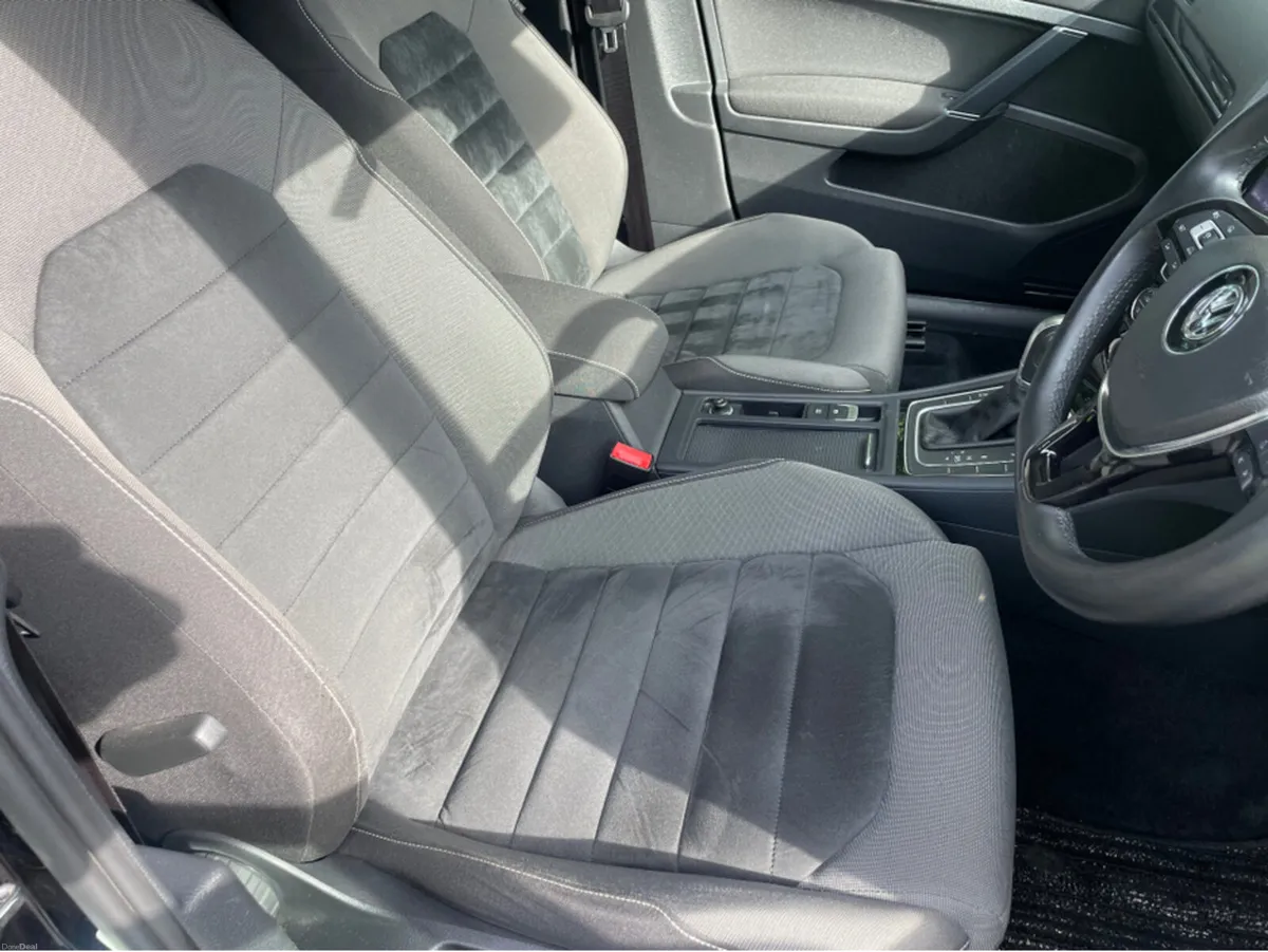 Volkswagen Golf 1400cc automatic hi line - Image 5