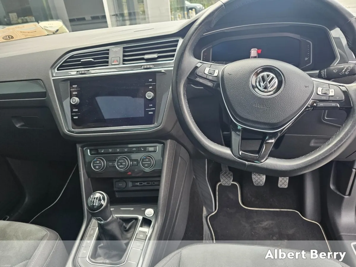 Volkswagen Tiguan HIGHLINE 2.0 TDI MANUAL 6SPEED F - Image 6