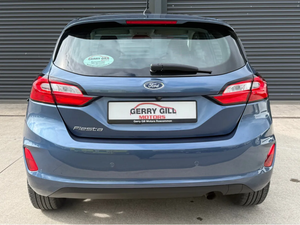 Ford Fiesta TREND CONNECTED 1.1L 75BHP  * REVERSE - Image 6