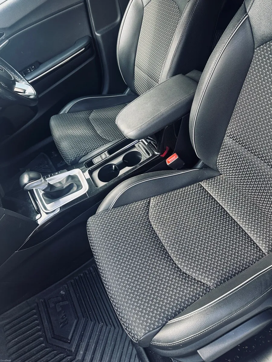 Kia xceed plugin hybrid - Image 4
