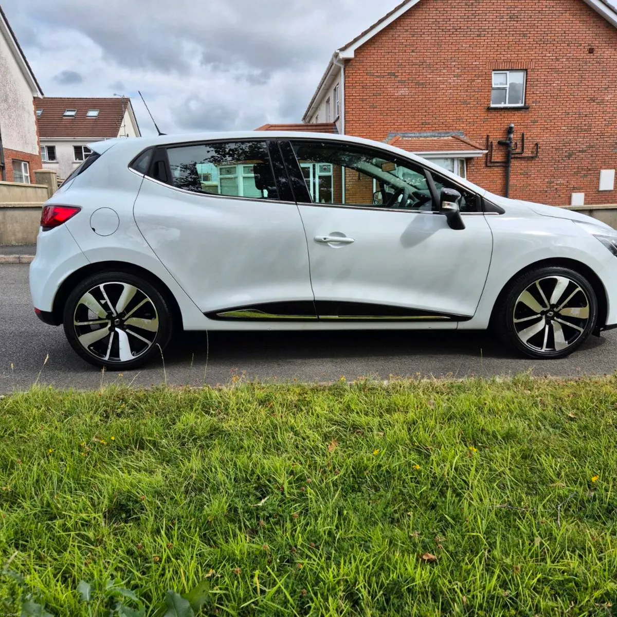 2014 Renault Clio 1.5 dCi Dynamique S MediaNav - Image 6