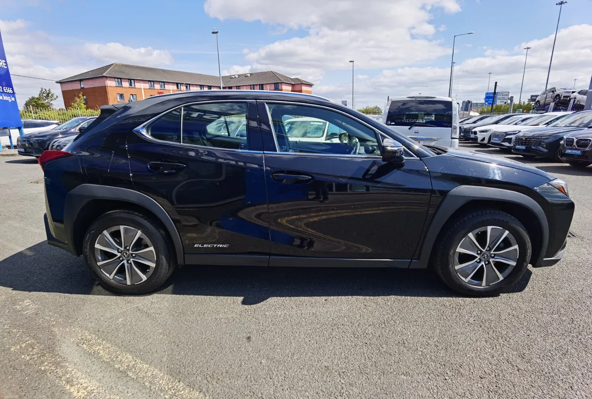 LEXUS UX 300E 54KWH - Image 4