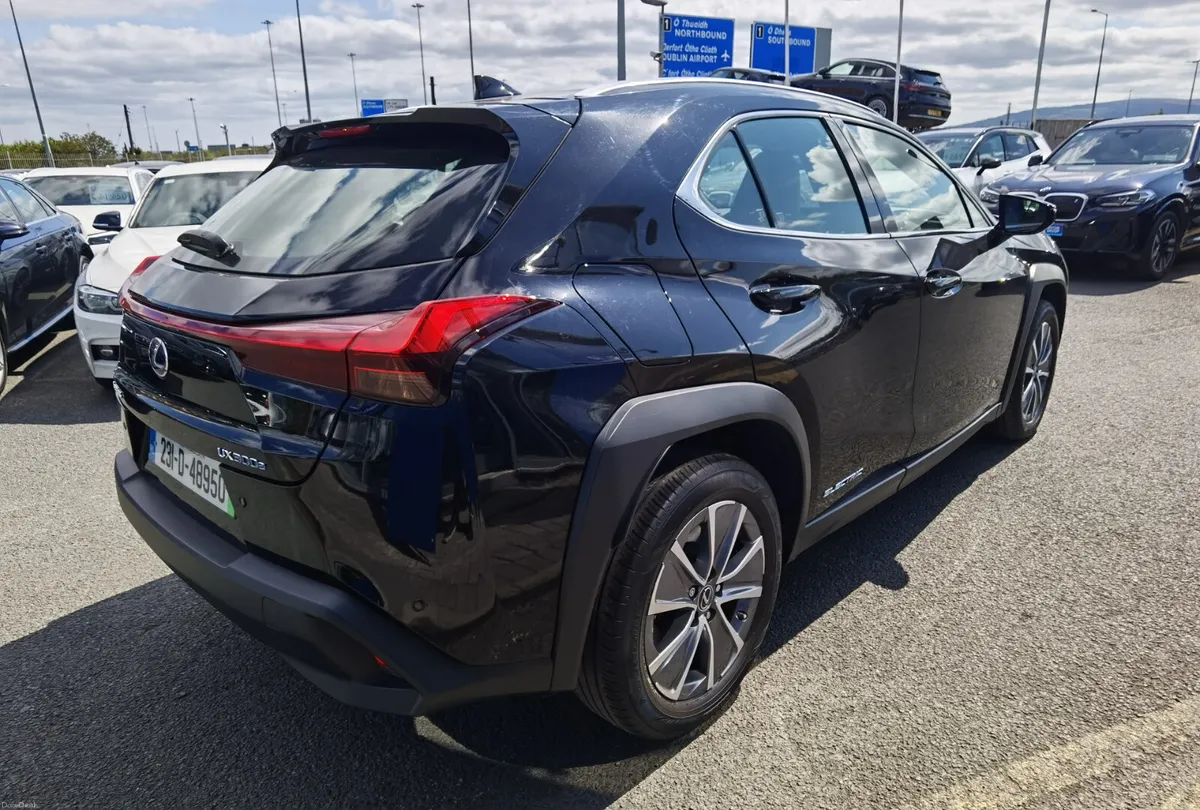 LEXUS UX 300E 54KWH - Image 5