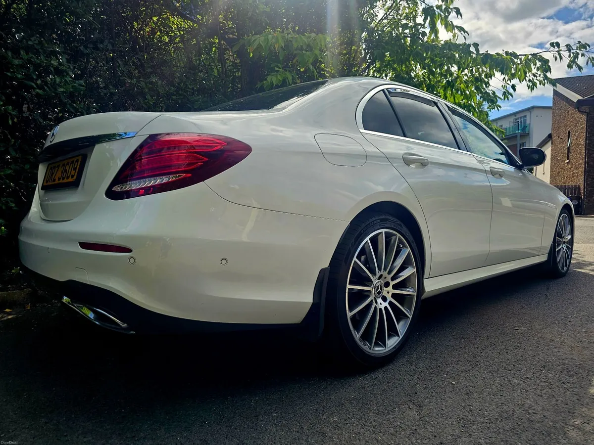 2018 MERCEDES E220D AMG LINE 9 SPEED AUTO - Image 4