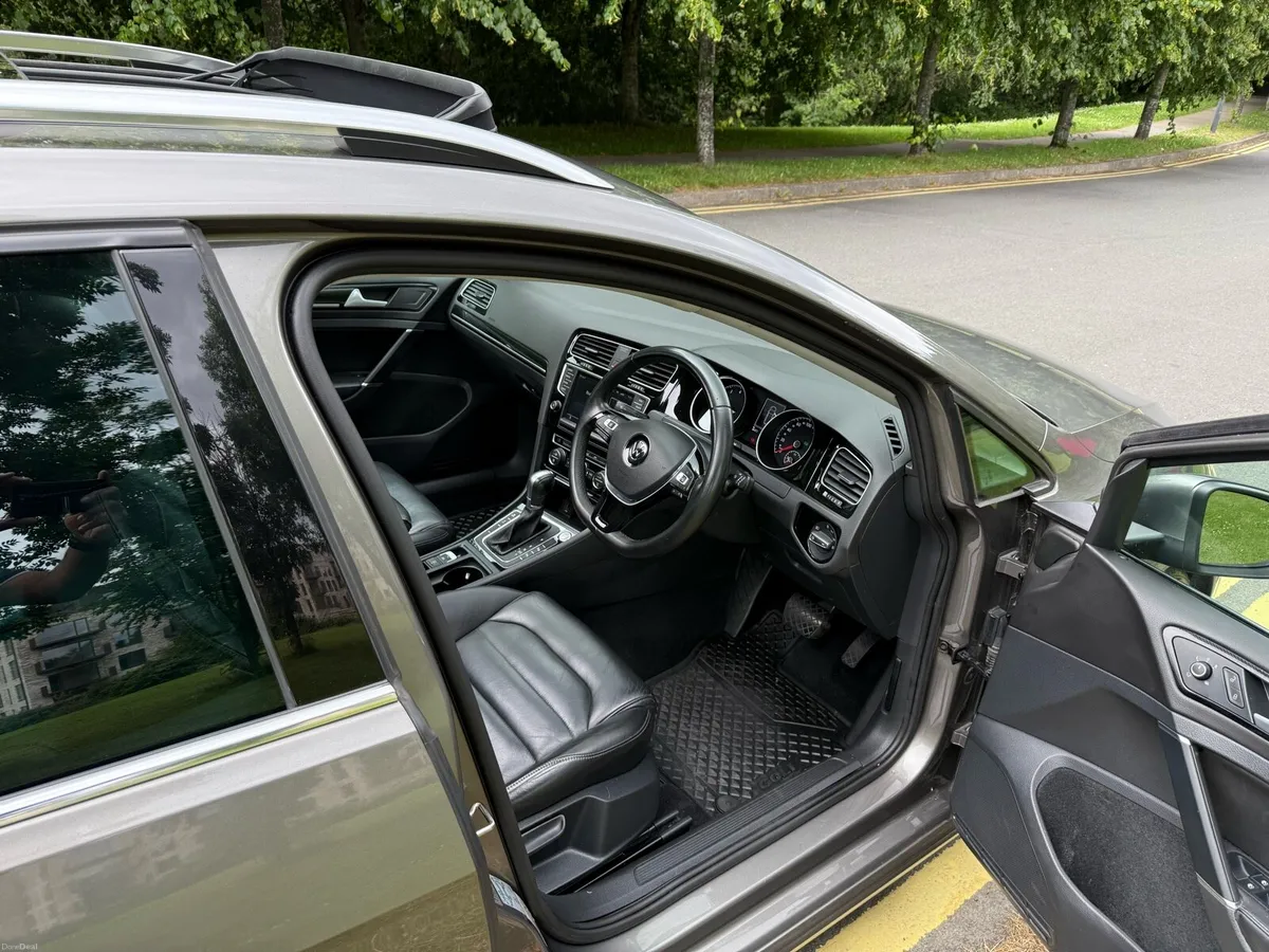 Volkswagen Golf 1.4 Variant R-Line Panoramic roof - Image 6