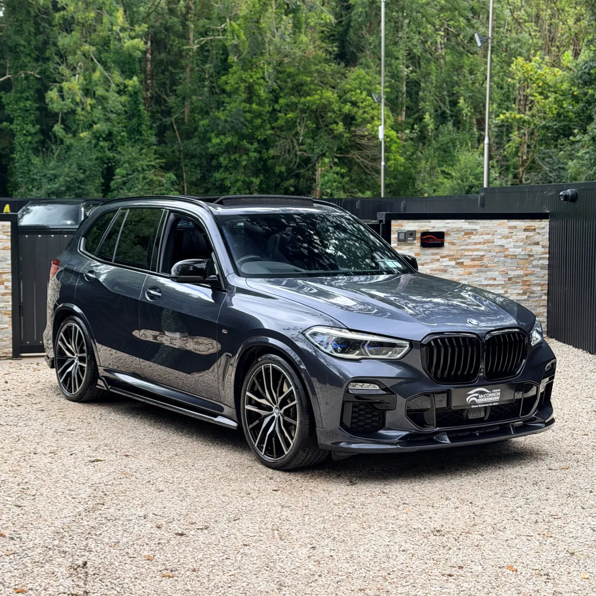 2021 (211) BMW X5 40D M-Sport 7-Seater 340BHP *HUG - Image 1
