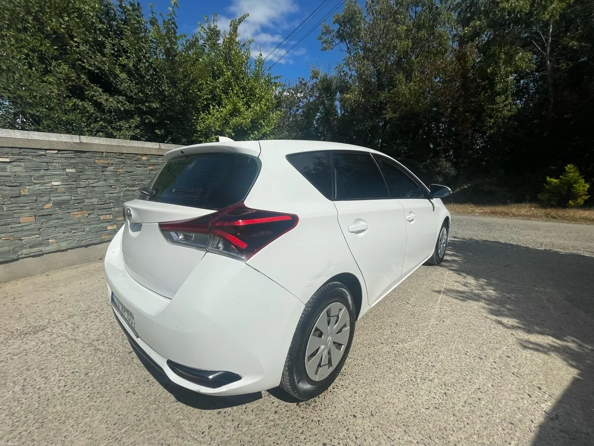 Toyota auris van - Image 6