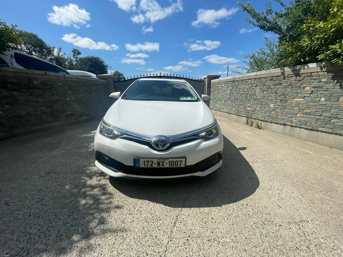 Toyota auris van - Image 2