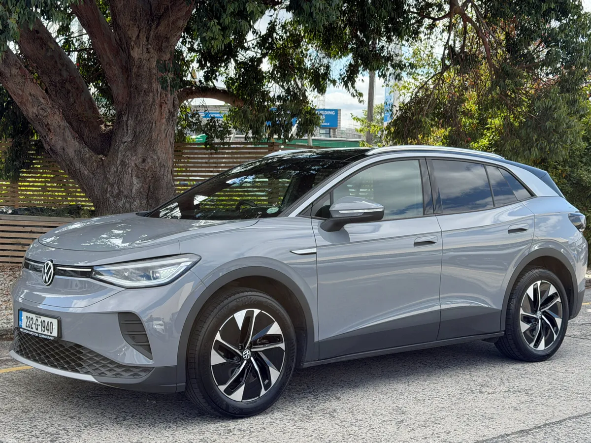 2023 Volkswagen ID.4 PURE. 52KWH. PAN ROOF - Image 3