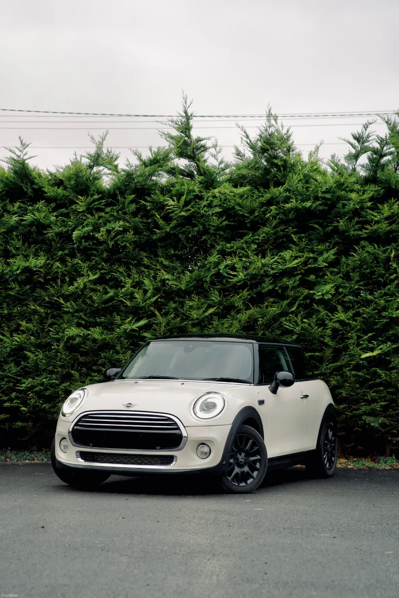 Mini Cooper 1.5 3rd 2019 - Image 1