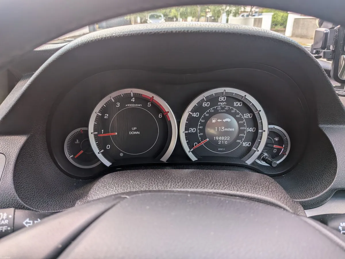 Honda Accord 2013 - Image 2