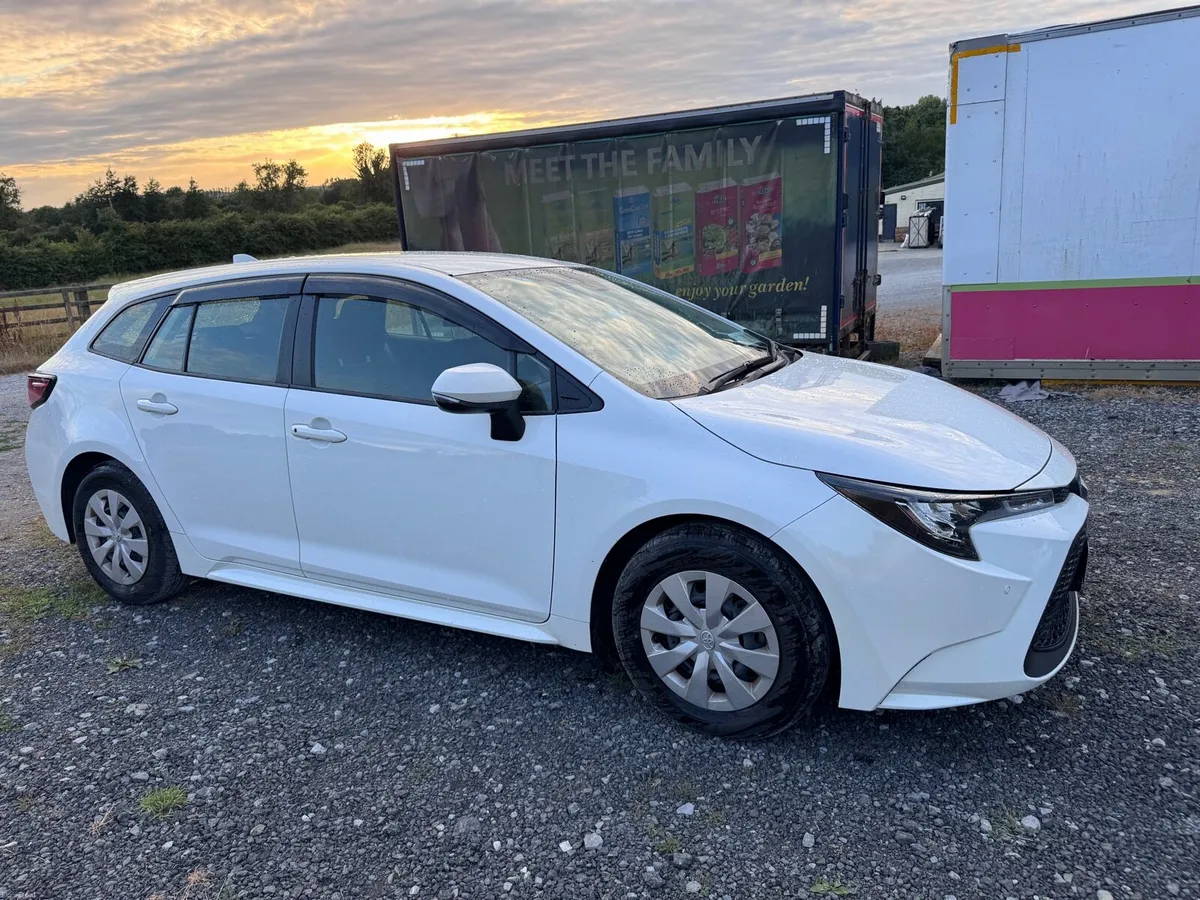 Toyota Corolla Touring 211 - Image 2