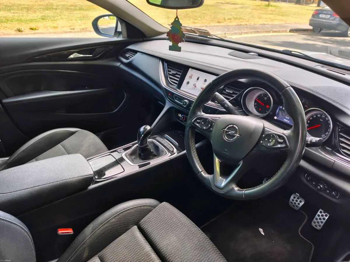 Insignia 1.6diesel 160bhp Fresh Nct low kilometers - Image 2
