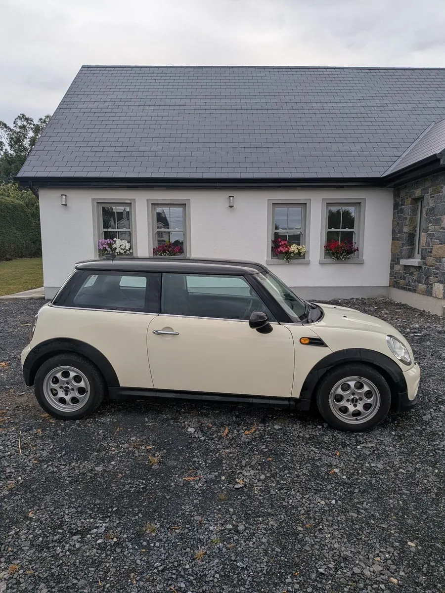Mini Cooper 2011 - Image 4