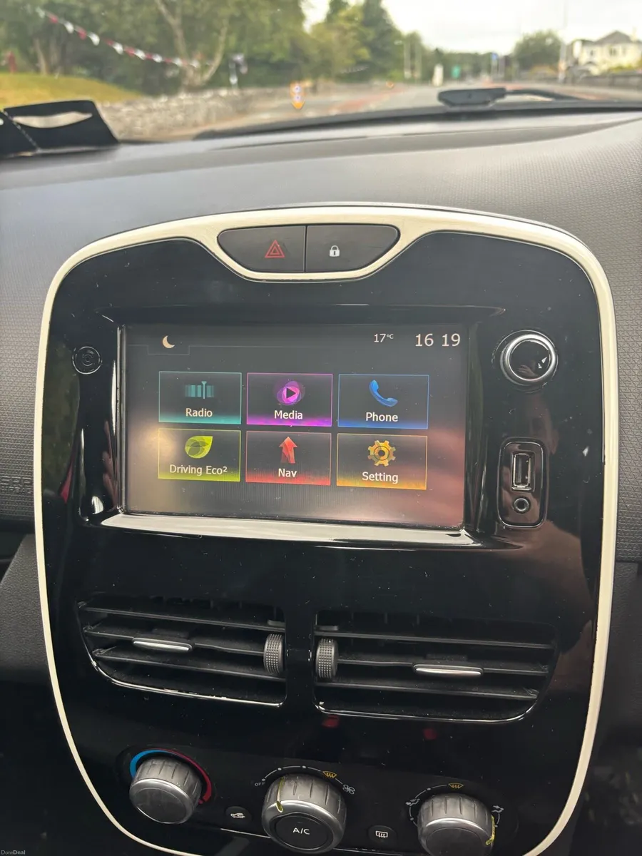 2016 Renault Clio 1.5 dci - Image 6