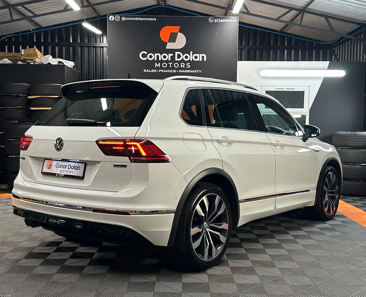 Volkswagen Tiguan R Line 4Motion DSG - Image 6