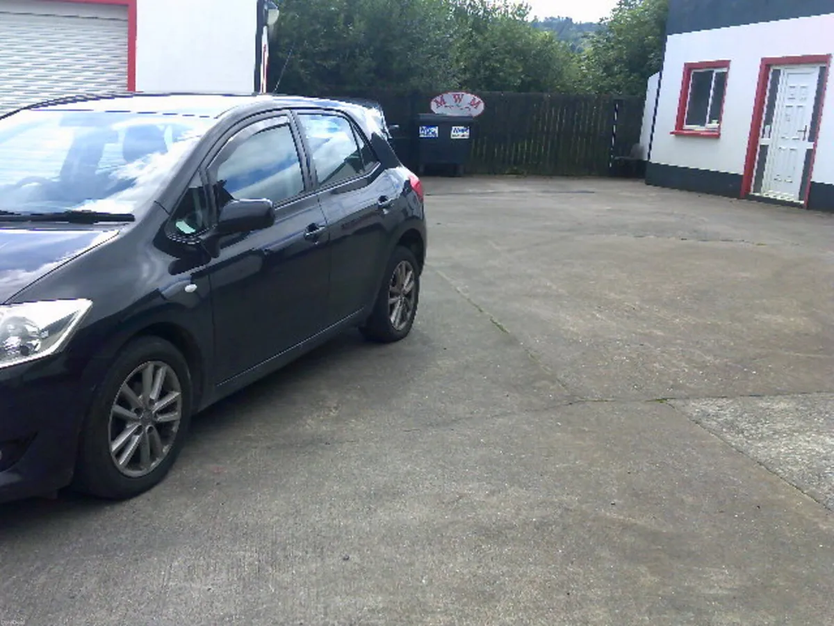 Toyota Auris 2010 - Image 3