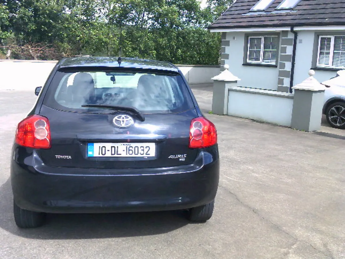 Toyota Auris 2010 - Image 5