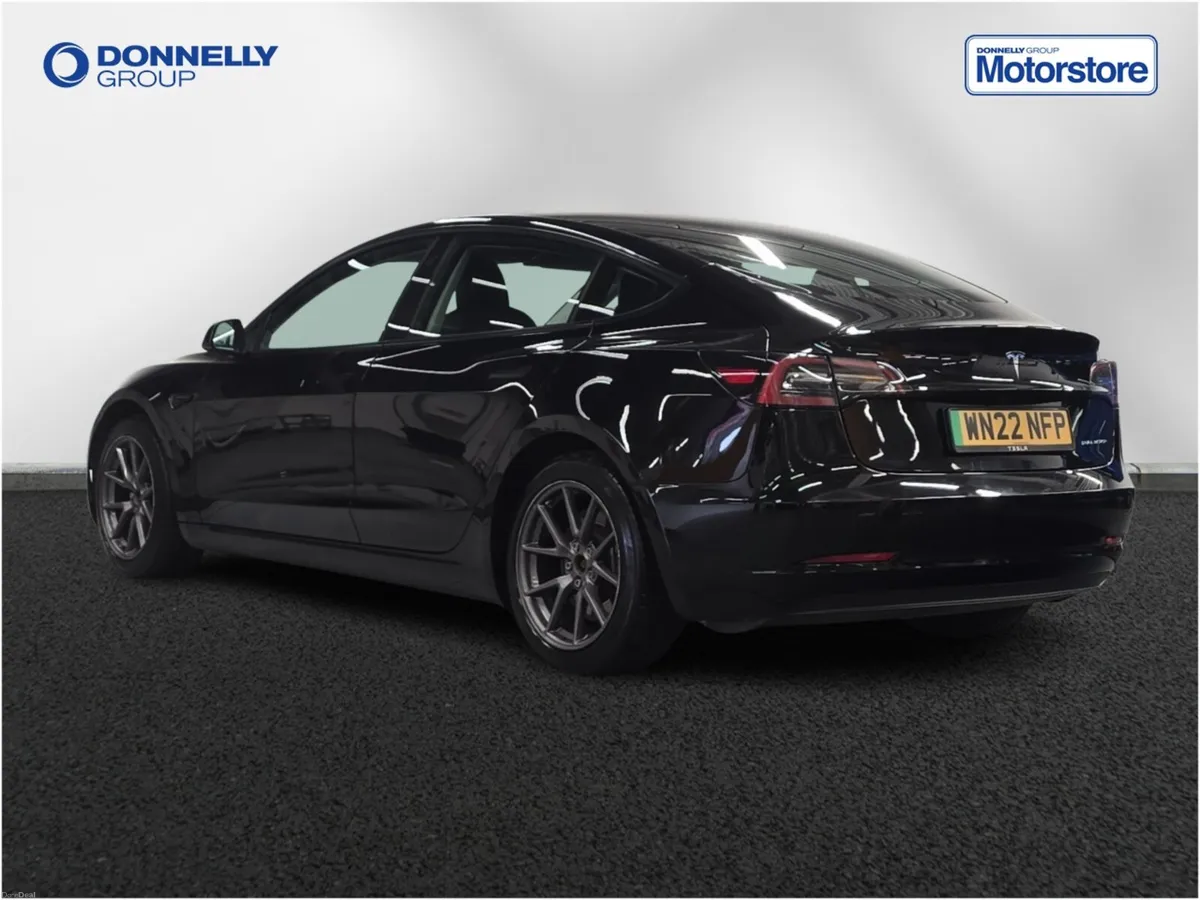 Tesla Model 3 Saloon Long Range - Image 2
