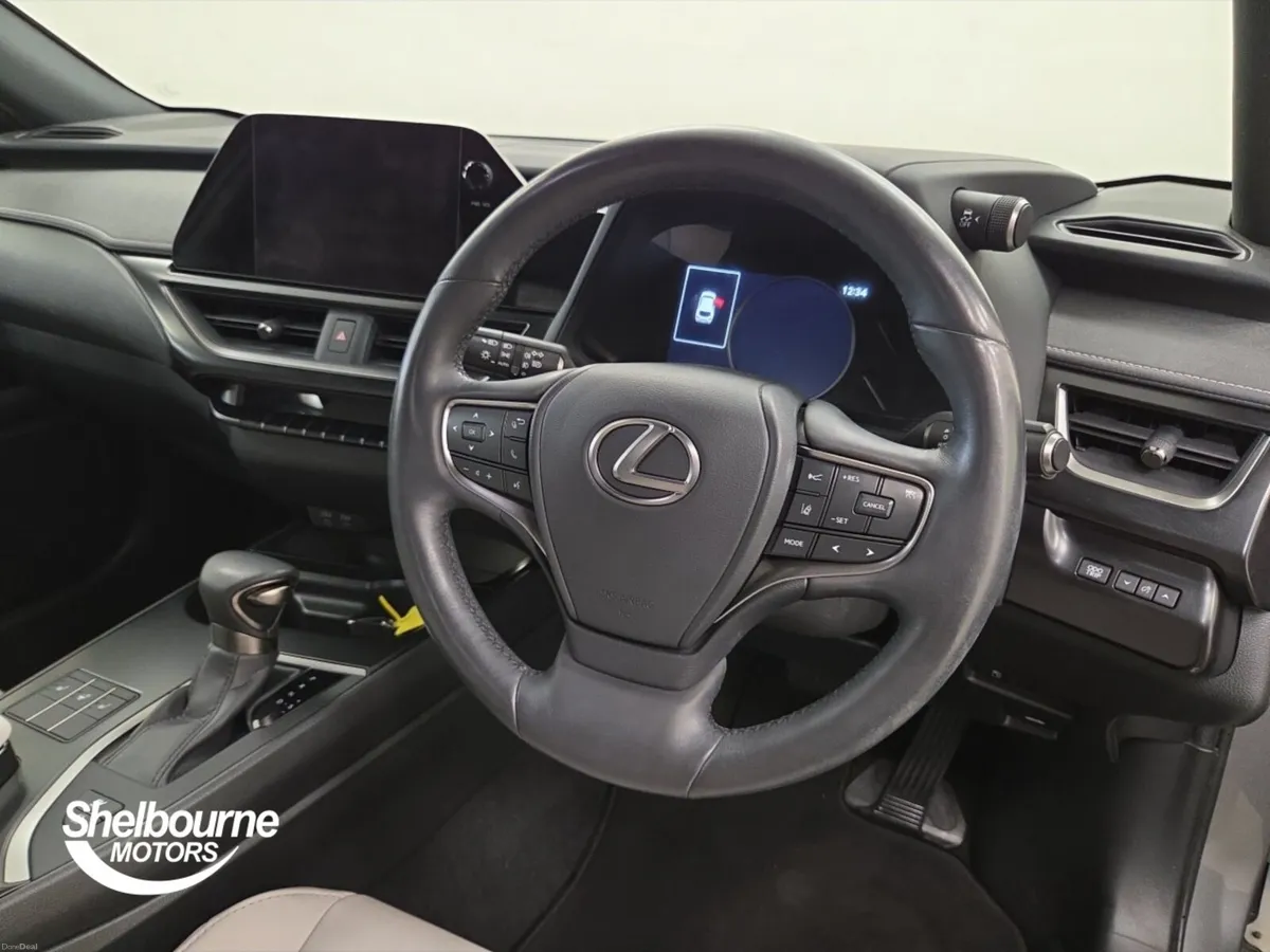 Lexus UX 250H F SPORT DESIGN - Image 4