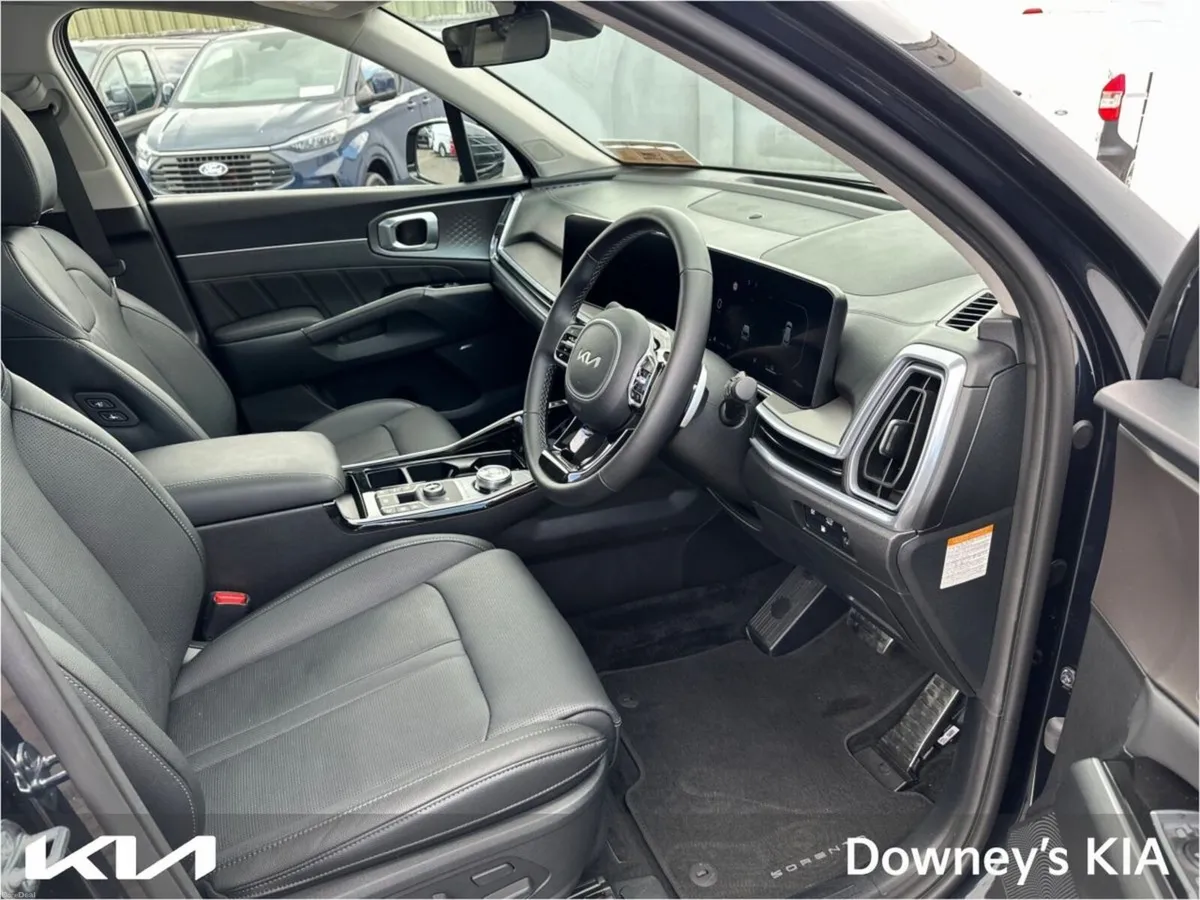 Kia Sorento 1.6 PHEV 7-SEATER AUTOMATIC - Image 2