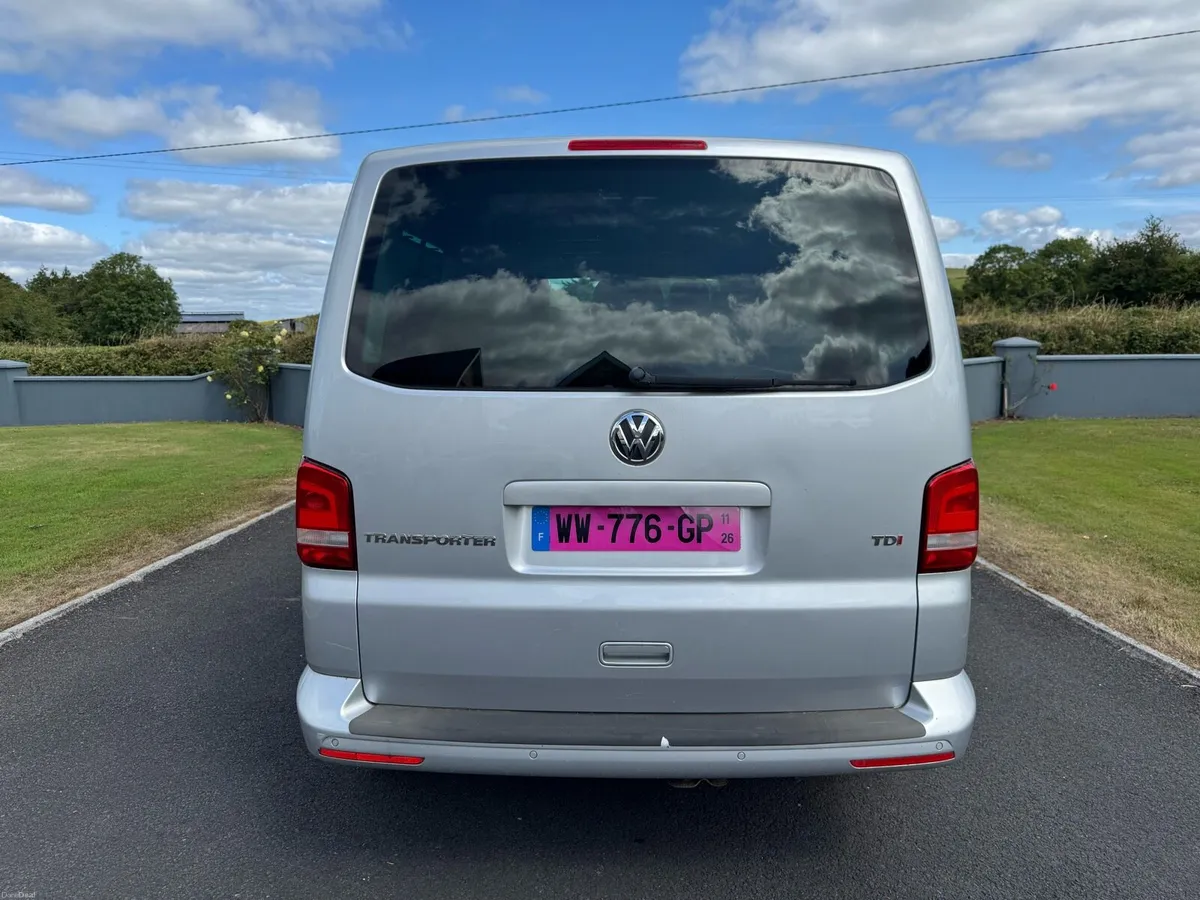 VW CARAVELLE 2.0 Tdi DSG Low Miles - Image 4