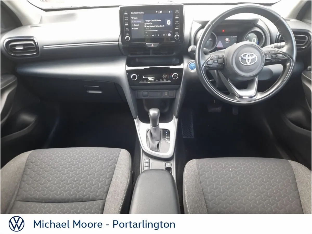 Toyota Yaris Cross 1.5 Hybrid Luna - Image 2