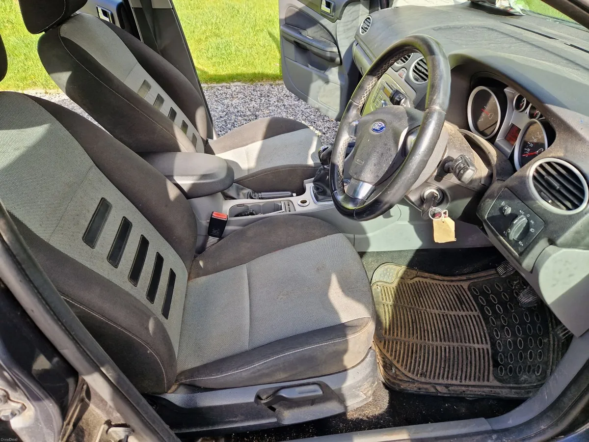 Ford Focus 2010 - Image 4