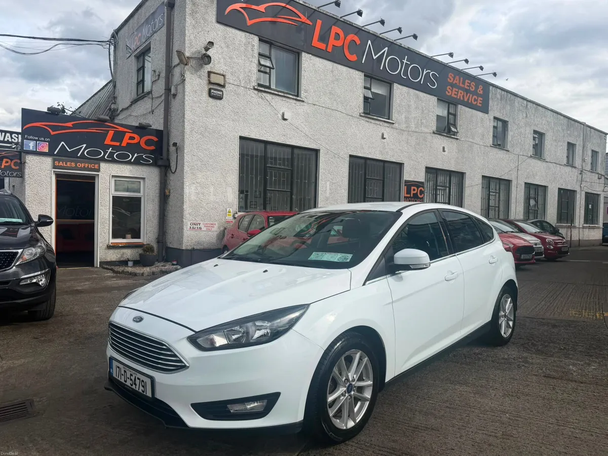Ford Focus 2017 - Image 2