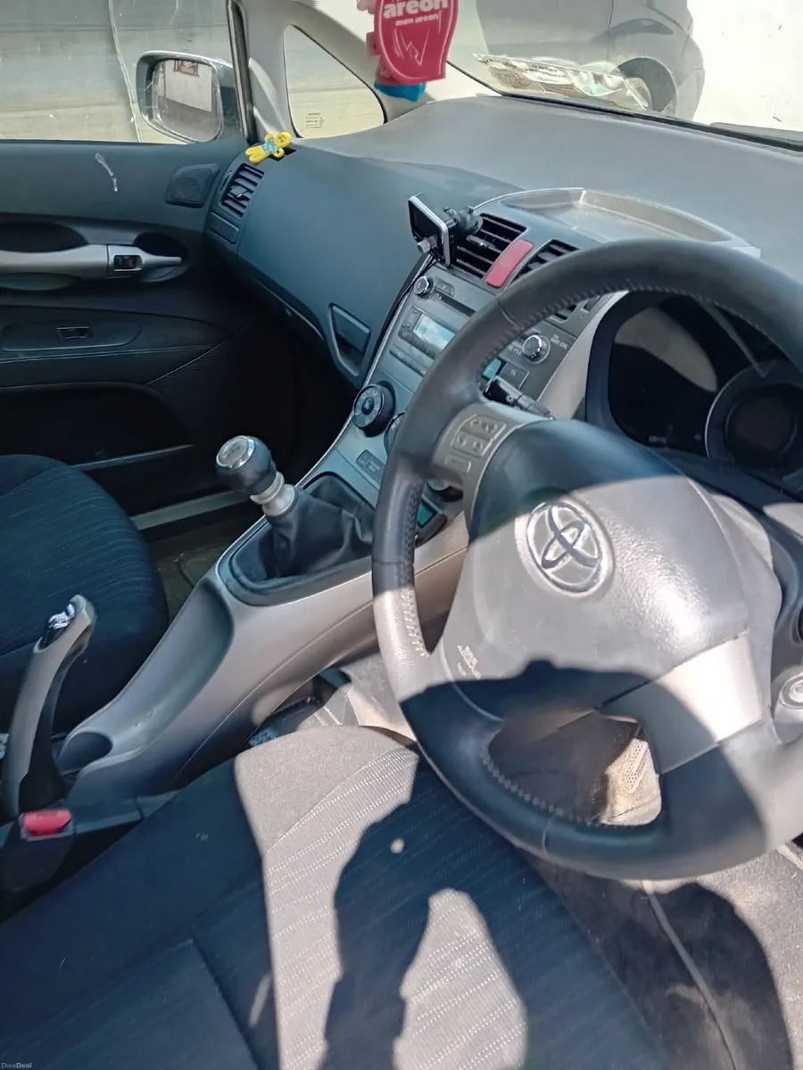 Toyota Auris 2010 - Image 6