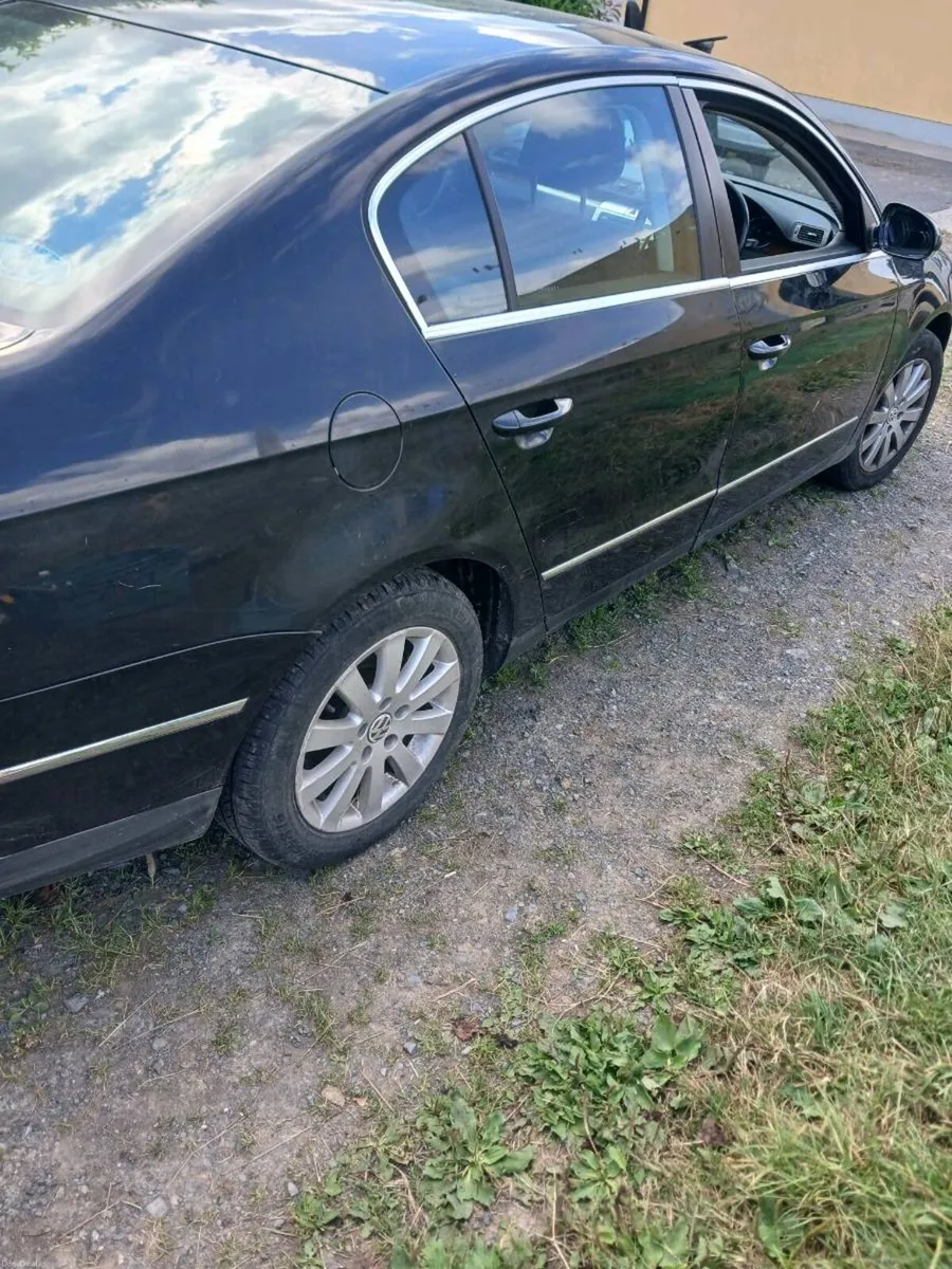 08 Volkswagen passat - Image 4