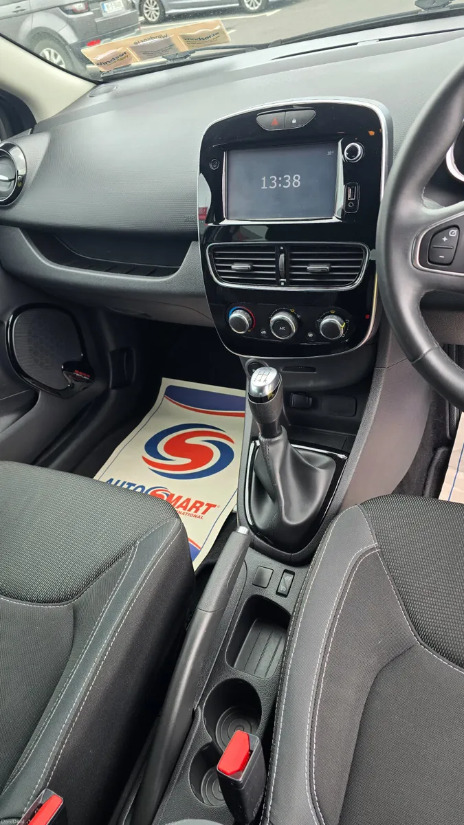 Renault Clio 2018 - Image 6