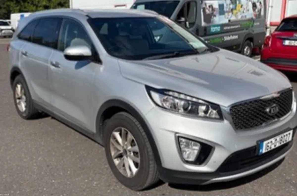 Kia Sorento PLATINUM 7 SEATS LOW KM - Image 1