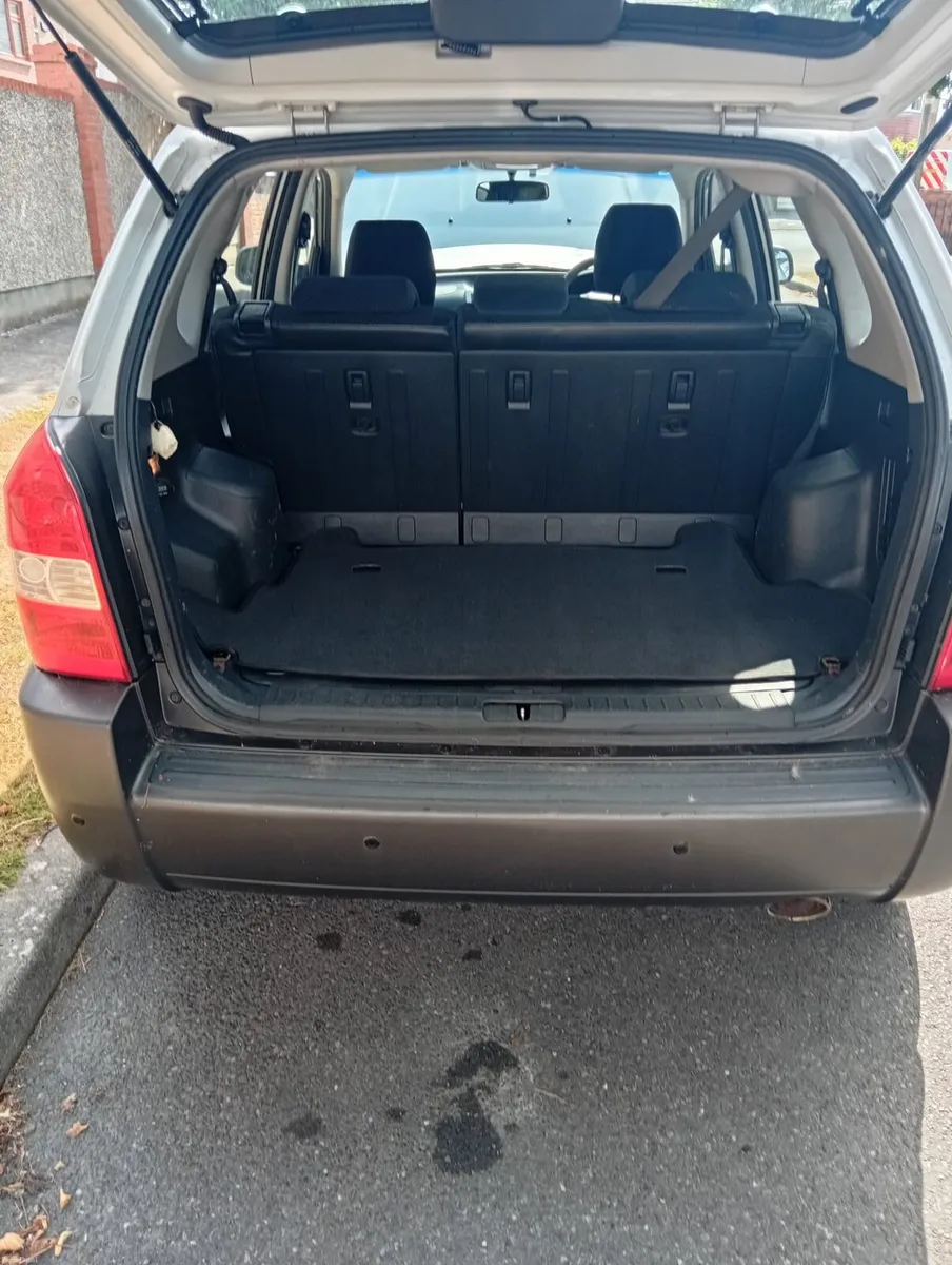 Car - Image 3