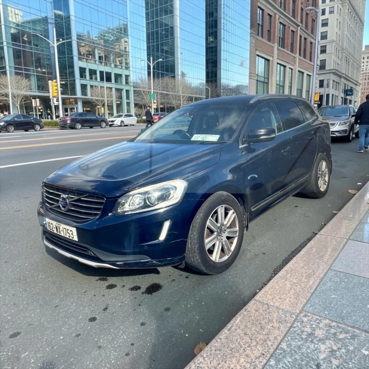 Volvo XC60 D5 (220hp) AWD SE LUX Manual - Image 3